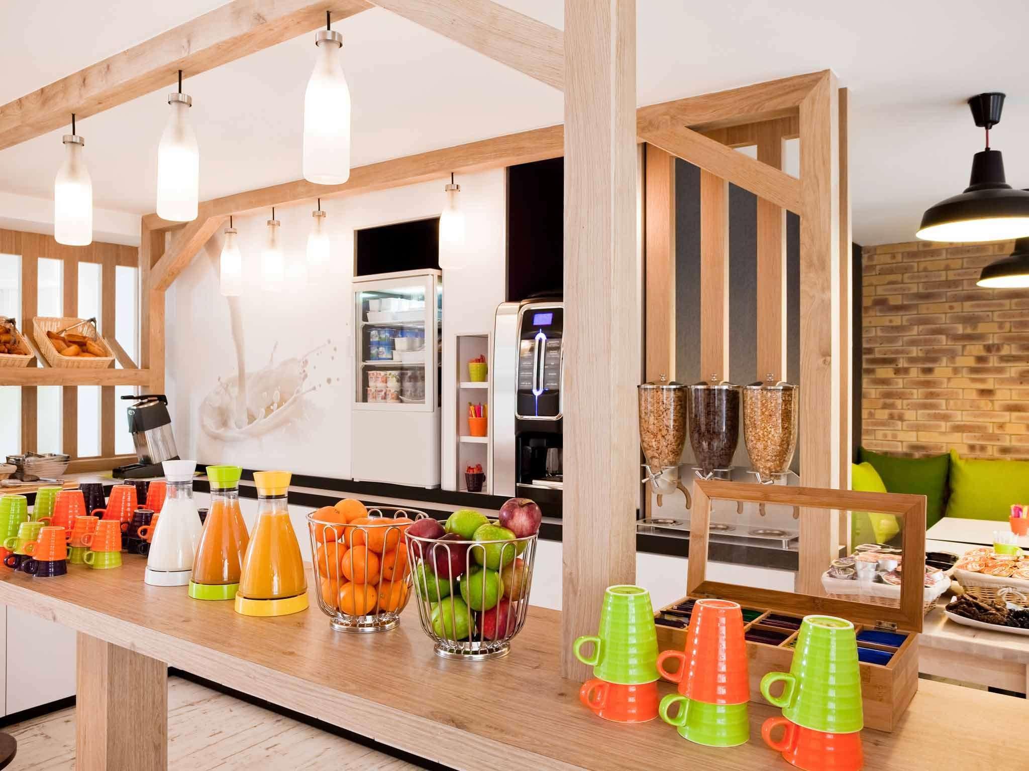 Ibis Styles Paris Buttes Chaumont Hotel Exterior photo