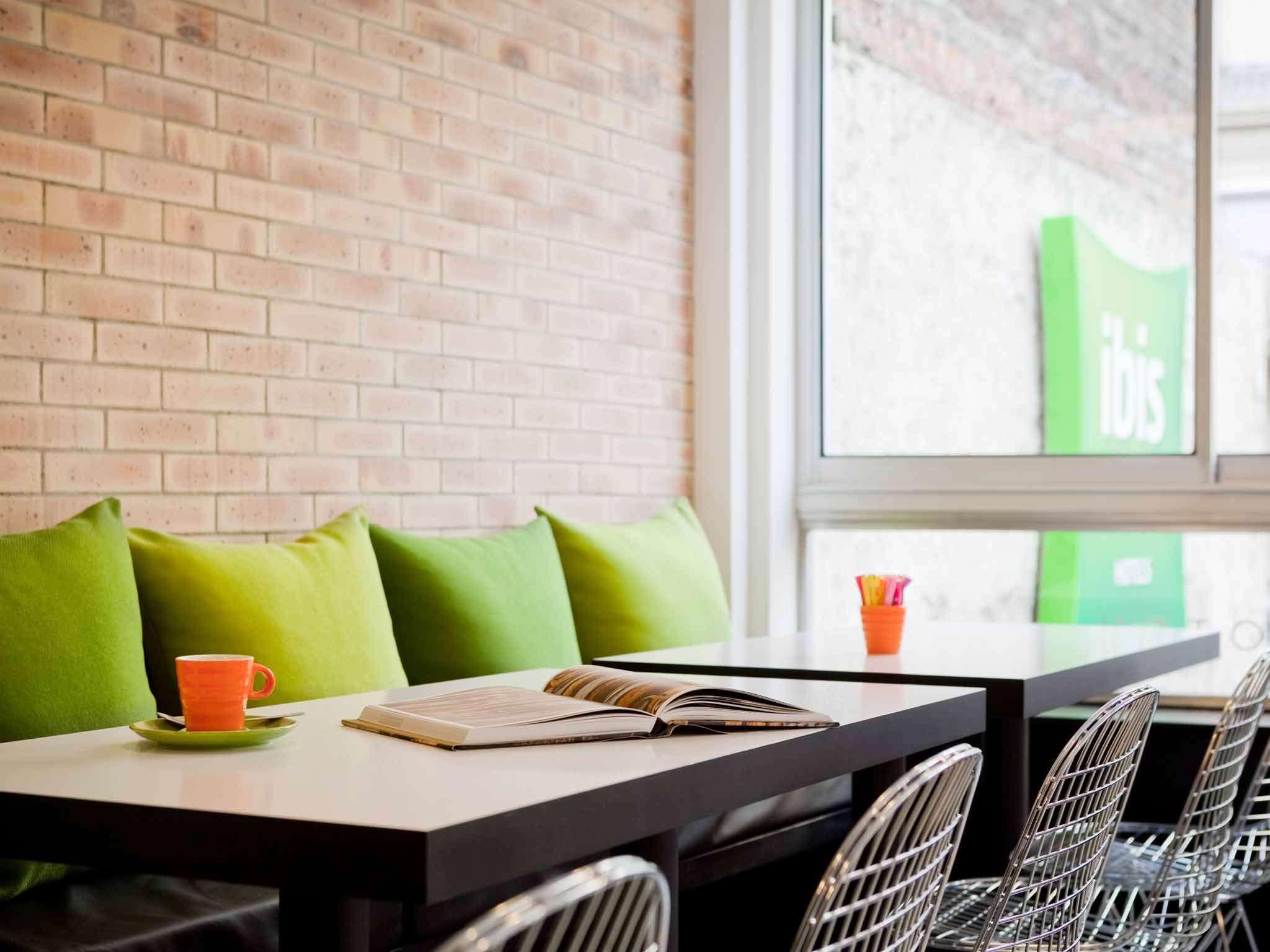 Ibis Styles Paris Buttes Chaumont Hotel Exterior photo