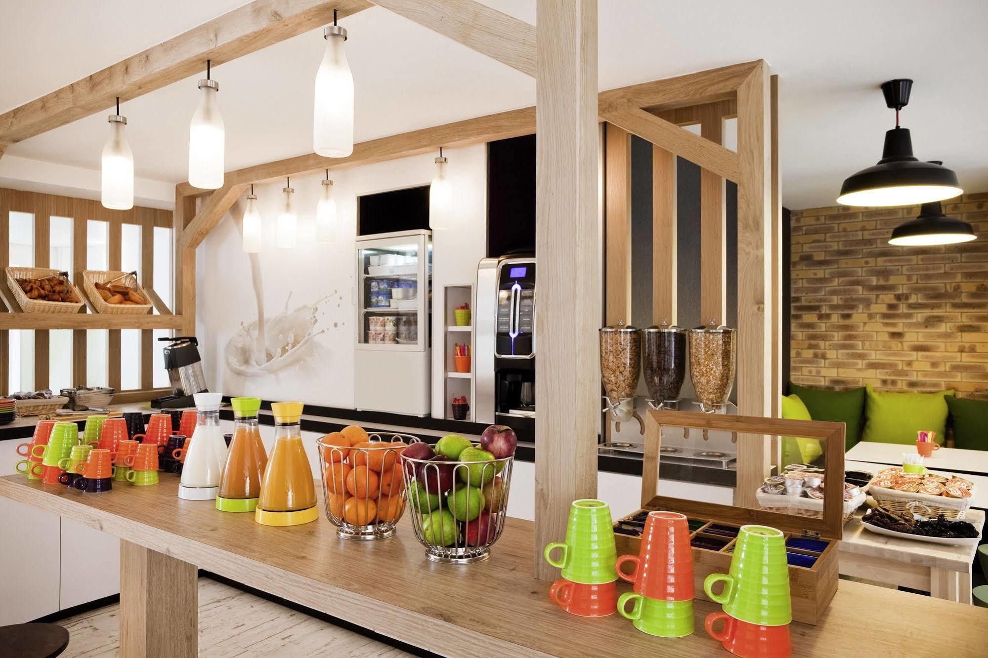 Ibis Styles Paris Buttes Chaumont Hotel Exterior photo