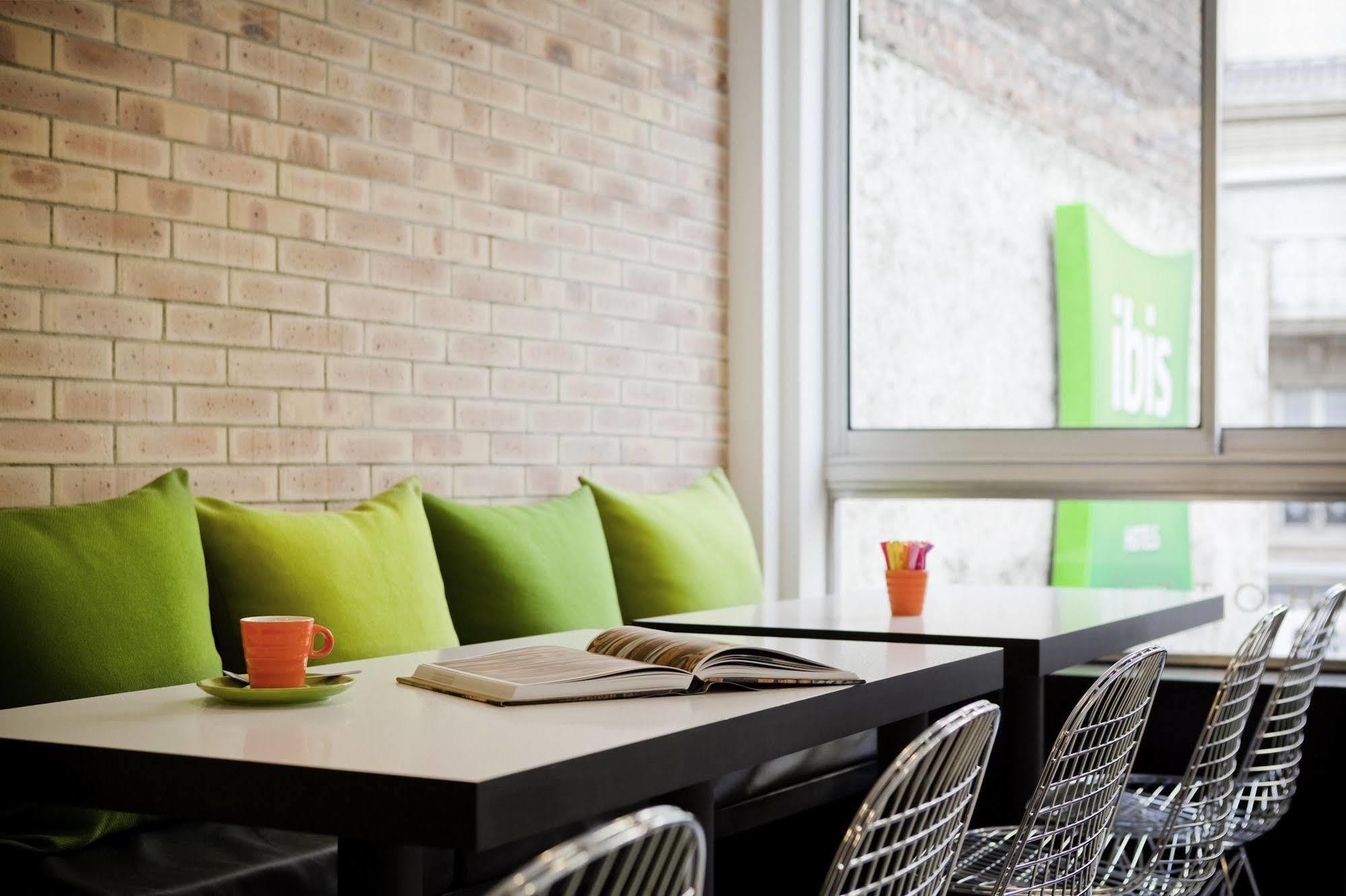 Ibis Styles Paris Buttes Chaumont Hotel Exterior photo